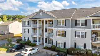 942 Plaza Walk Drive, Charlotte, NC 28215
