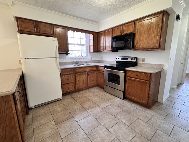 239 Southburn Dr, Hendersonville, TN 37075