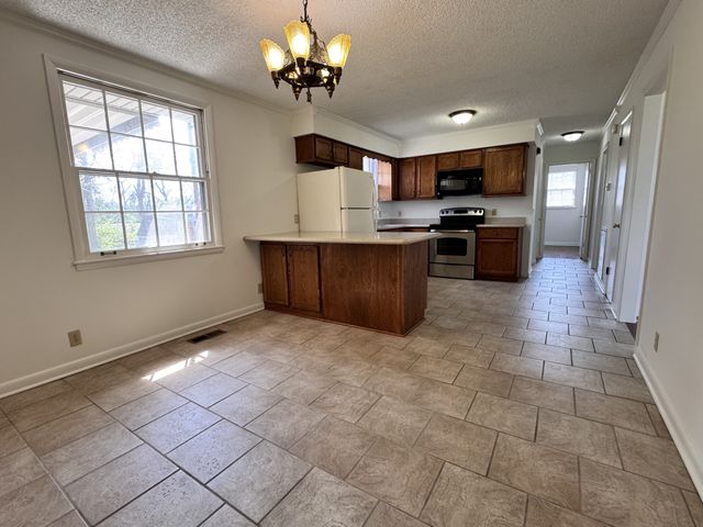 239 Southburn Dr, Hendersonville, TN 37075