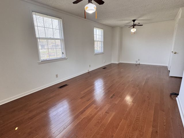 239 Southburn Dr, Hendersonville, TN 37075