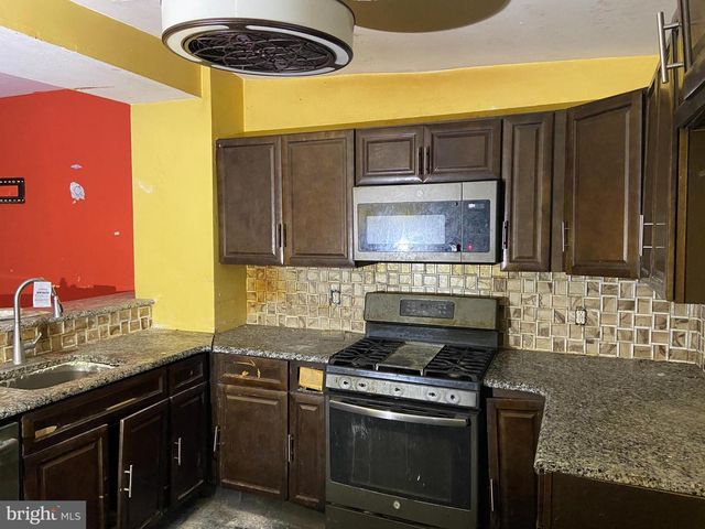 1703 N PINE ST, Wilmington, DE 19802