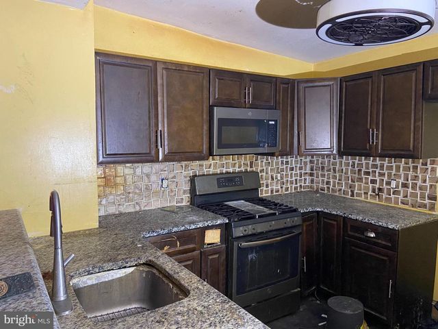 1703 N PINE ST, Wilmington, DE 19802