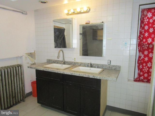 1703 N PINE ST, Wilmington, DE 19802