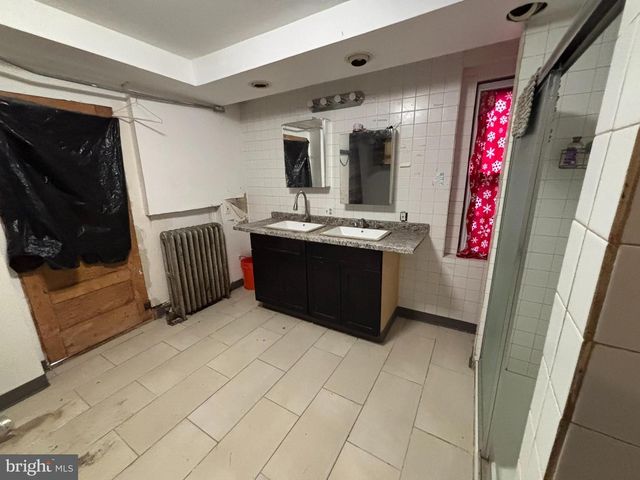 1703 N PINE ST, Wilmington, DE 19802