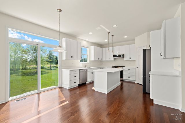 8962 Pearsall Drive, Huntley, IL 60142
