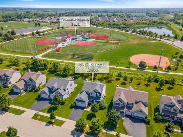 8962 Pearsall Drive, Huntley, IL 60142