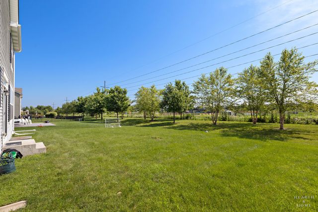 8962 Pearsall Drive, Huntley, IL 60142