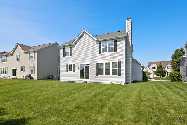 8962 Pearsall Drive, Huntley, IL 60142