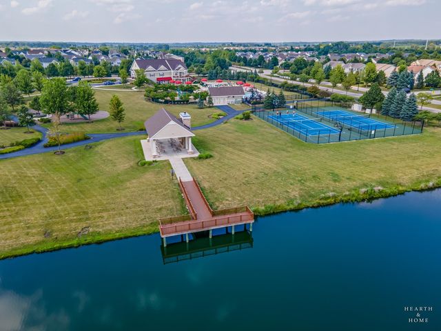 8962 Pearsall Drive, Huntley, IL 60142