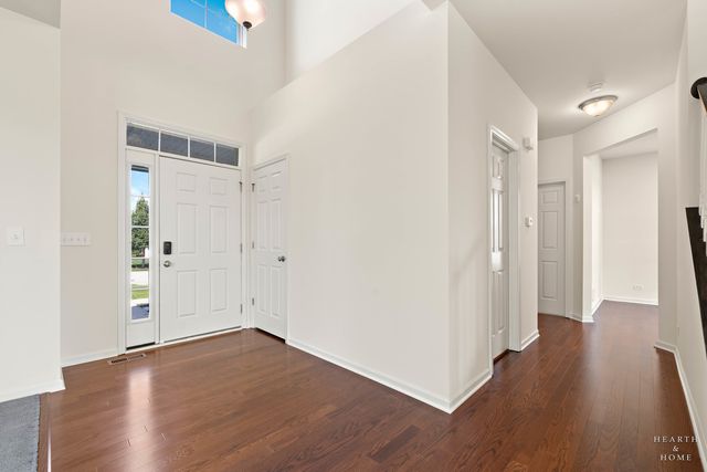8962 Pearsall Drive, Huntley, IL 60142
