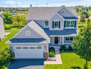8962 Pearsall Drive, Huntley, IL 60142