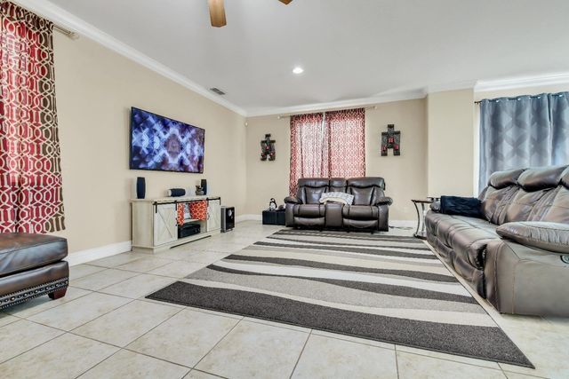 7813 Megan Ann Ct, Antelope, CA 95843