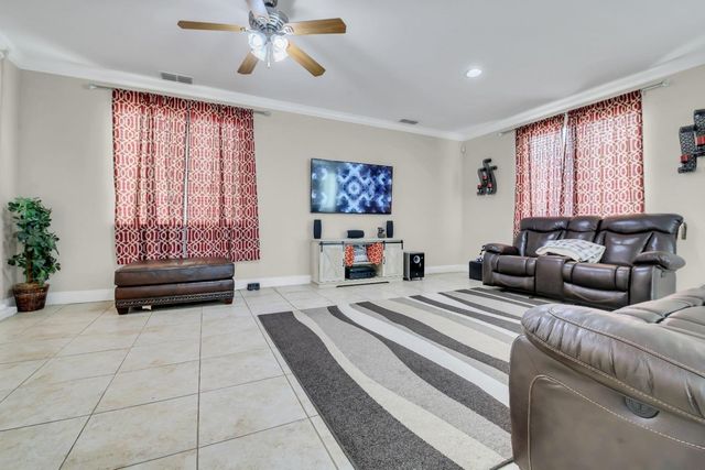 7813 Megan Ann Ct, Antelope, CA 95843