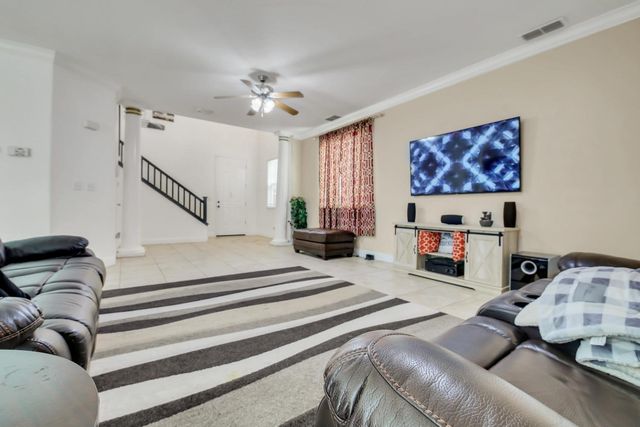 7813 Megan Ann Ct, Antelope, CA 95843