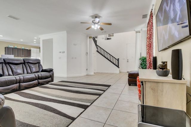 7813 Megan Ann Ct, Antelope, CA 95843