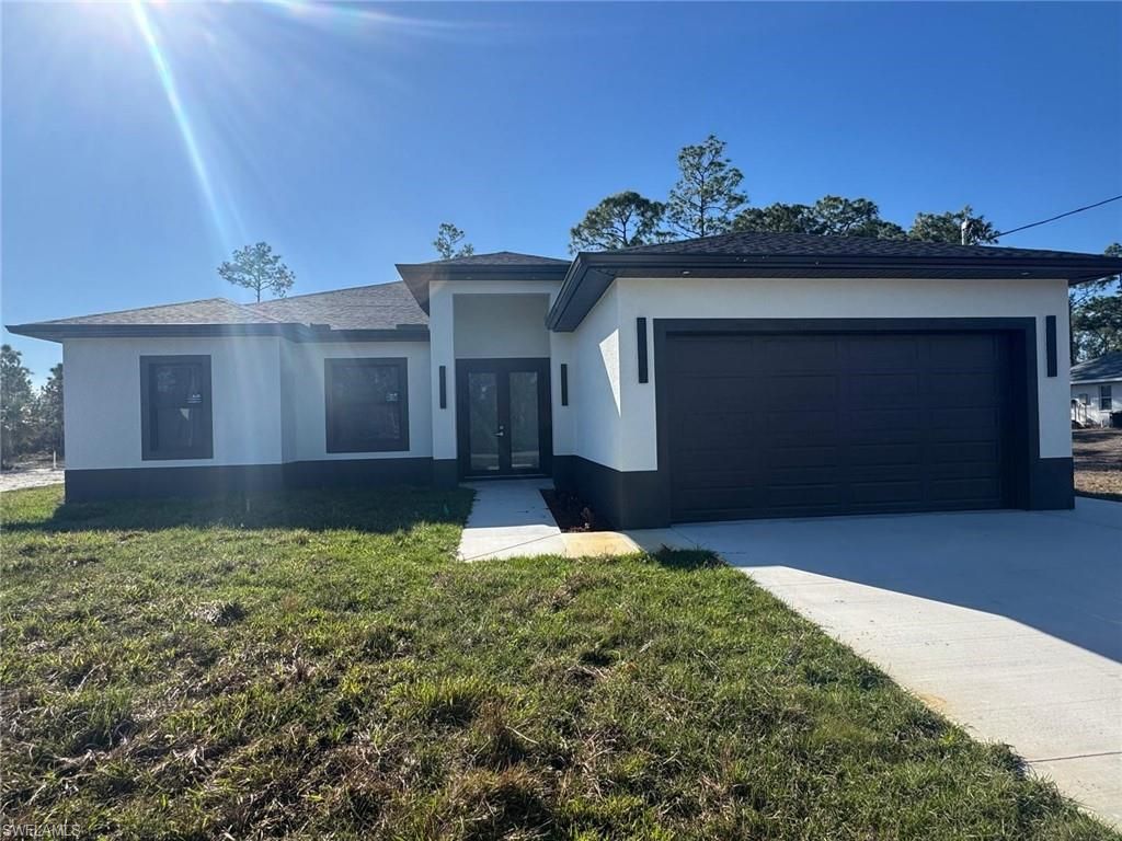 915 Cleveland AVE, Lehigh Acres, FL 33972