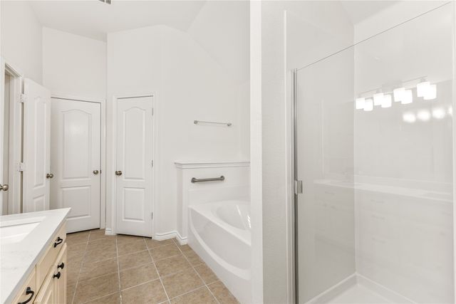 401 Hidden Knoll Drive, Burleson, TX 76028