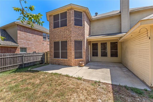 401 Hidden Knoll Drive, Burleson, TX 76028