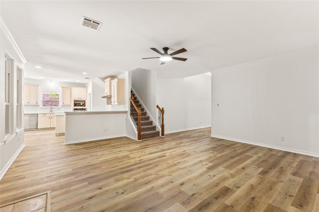 401 Hidden Knoll Drive, Burleson, TX 76028