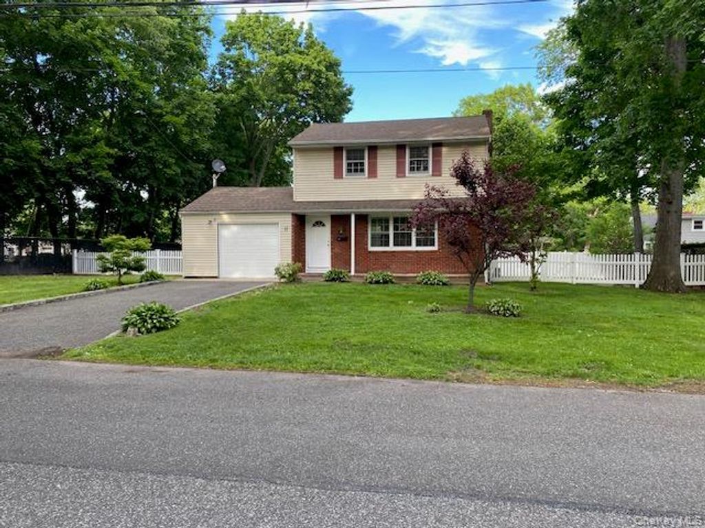11 George Street, Port Jefferson Station, NY 11776