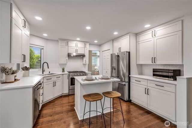 4205 243rd Avenue SE, Sammamish, WA 98029