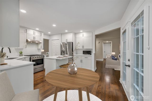 4205 243rd Avenue SE, Sammamish, WA 98029