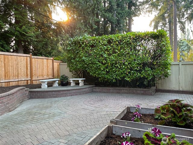 4205 243rd Avenue SE, Sammamish, WA 98029