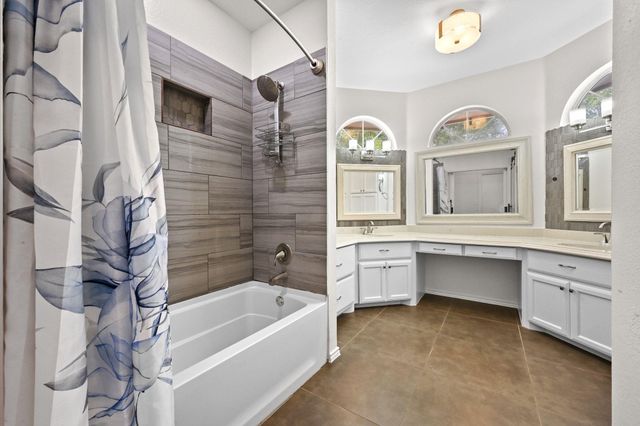 201 Comanche CP, Kyle, TX 78640