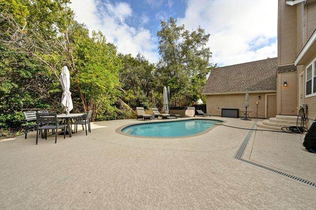 201 Comanche CP, Kyle, TX 78640