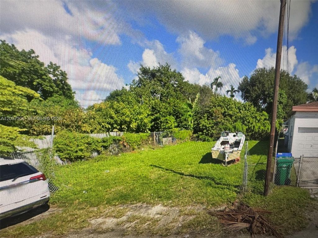 1449 NW 68th Ter, Miami, FL 33147
