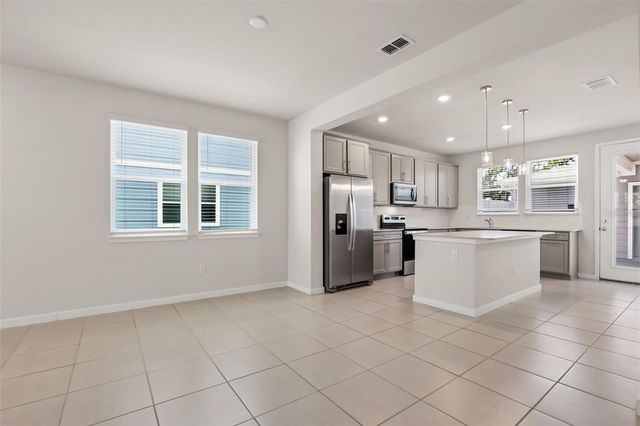 5592 PINELAND RUN, Orlando, FL 32829