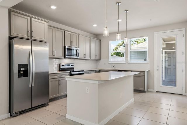 5592 PINELAND RUN, Orlando, FL 32829