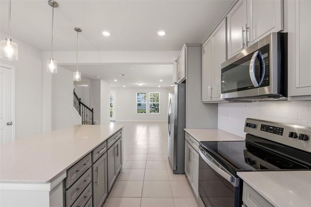 5592 PINELAND RUN, Orlando, FL 32829