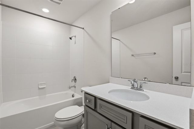 5592 PINELAND RUN, Orlando, FL 32829