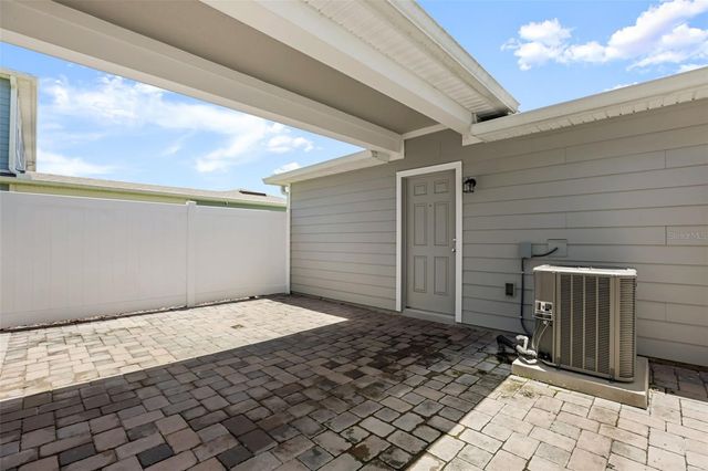 5592 PINELAND RUN, Orlando, FL 32829