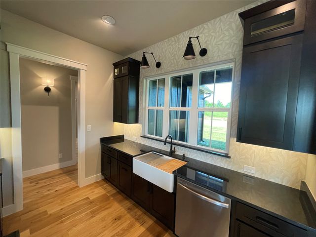 4 Dixie Estates Way, Whitesboro, TX 76273