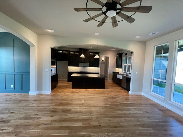4 Dixie Estates Way, Whitesboro, TX 76273