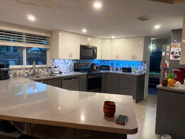 10051 SW 147th Place, Miami, FL 33196