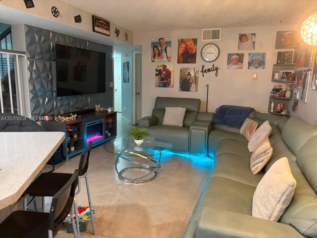 10051 SW 147th Place, Miami, FL 33196
