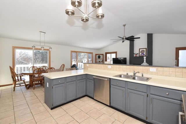 7904 S 67th STREET, Franklin, WI 53132