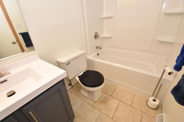 7904 S 67th STREET, Franklin, WI 53132