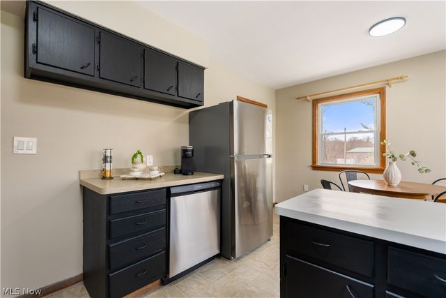 170 S Thomas Road, Tallmadge, OH 44278