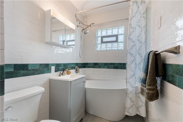 170 S Thomas Road, Tallmadge, OH 44278