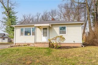 170 S Thomas Road, Tallmadge, OH 44278