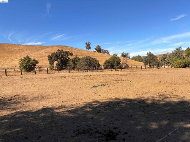 5940 Victoria Ln, Livermore, CA 94550