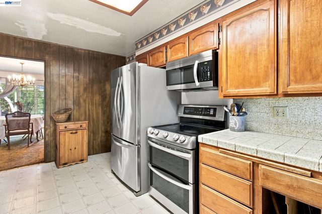 5940 Victoria Ln, Livermore, CA 94550