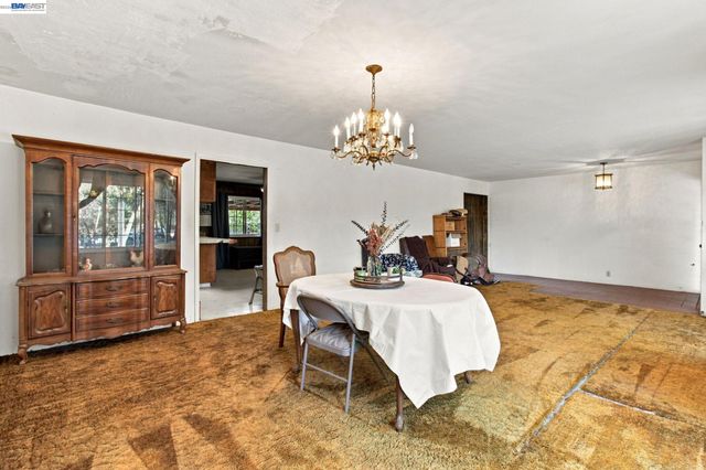 5940 Victoria Ln, Livermore, CA 94550