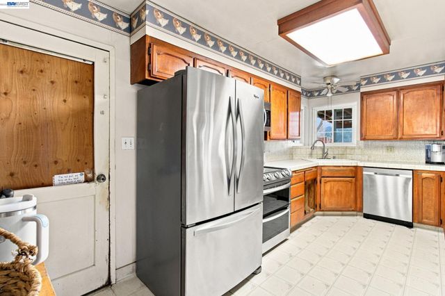 5940 Victoria Ln, Livermore, CA 94550