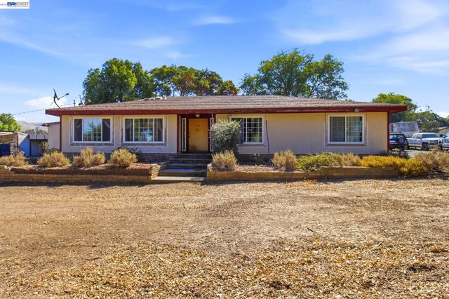 5940 Victoria Ln, Livermore, CA 94550