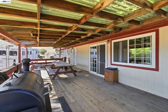 5940 Victoria Ln, Livermore, CA 94550